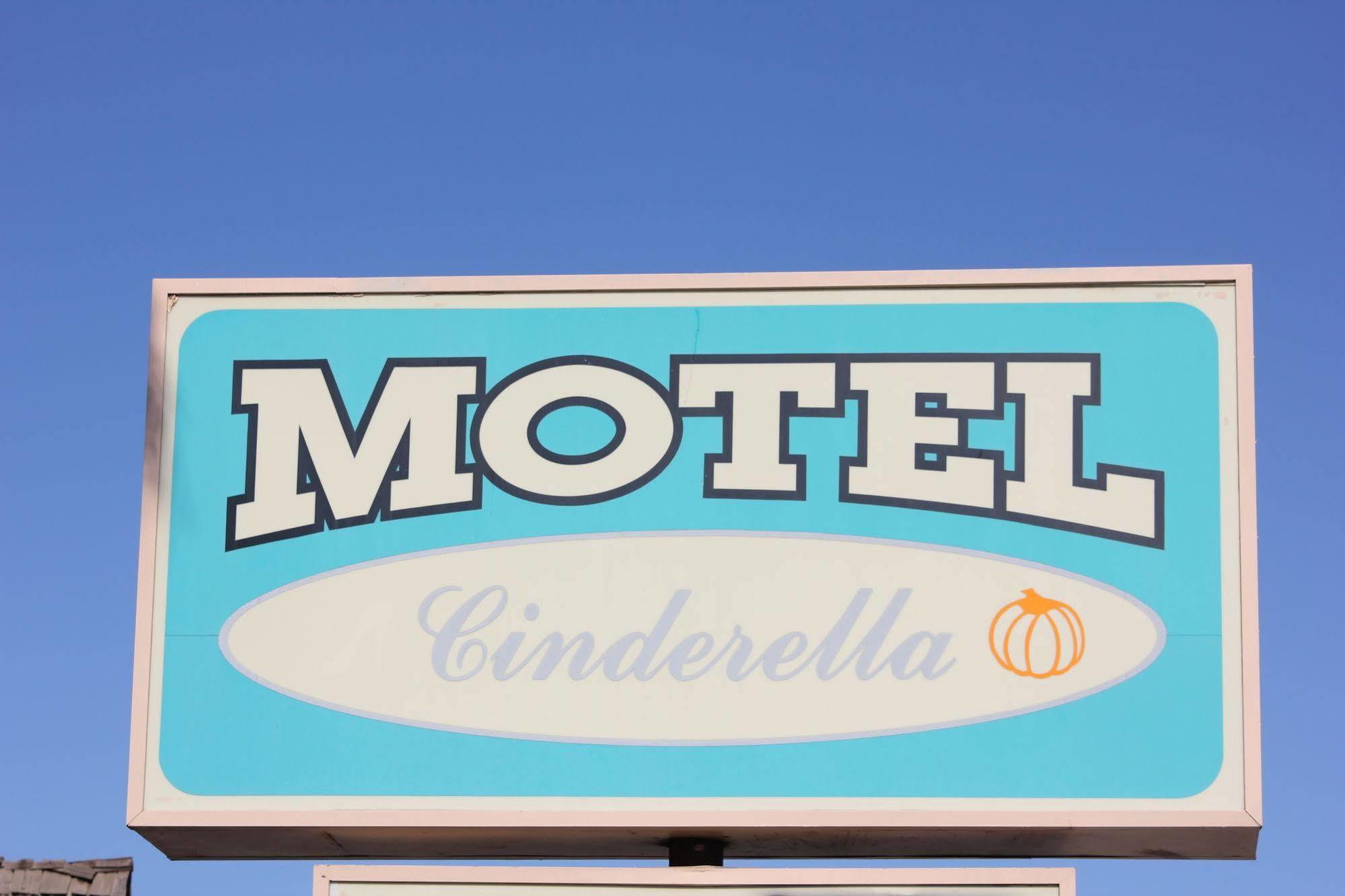 Cinderella Motel Wasco Luaran gambar